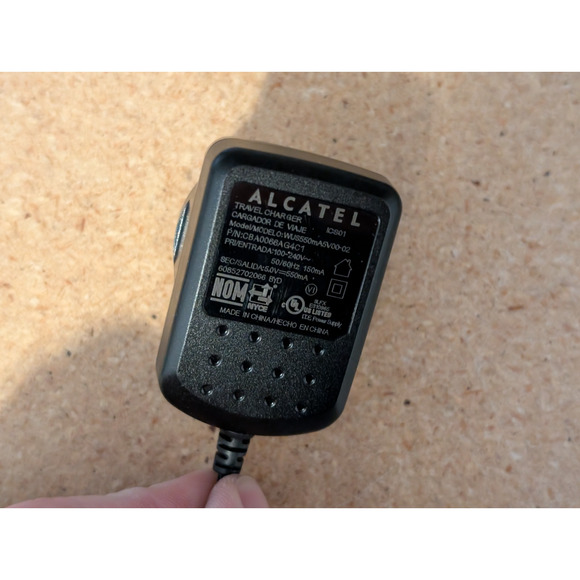 LG Classic Flip Cell Phone L125DL TracFone CARRIER LOCKED - Picture 10 of 11